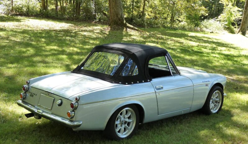 
								1968 Datsun 2000 full									