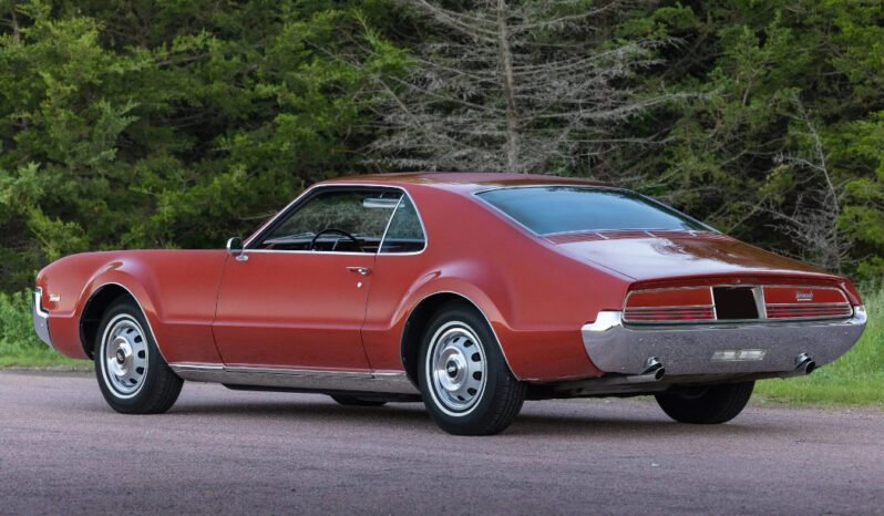
								1966 Oldsmobile Toronado V8 full									
