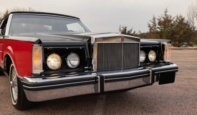 
								1982 Lincoln Continental Mark VI V8 full									