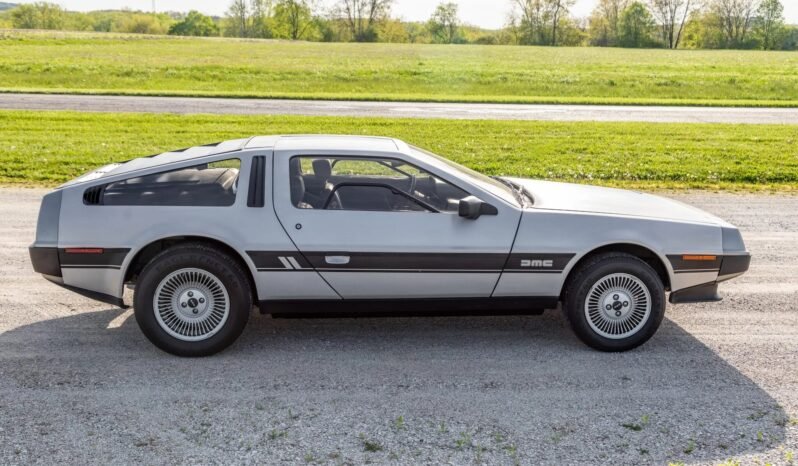 
								1982 DeLorean DMC-12 V6 Brushed Stainless-Steel 4-Speed full									