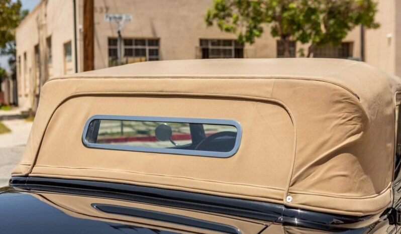 
								1933 Ford Cabriolet Hot Rod 305 V8 full									