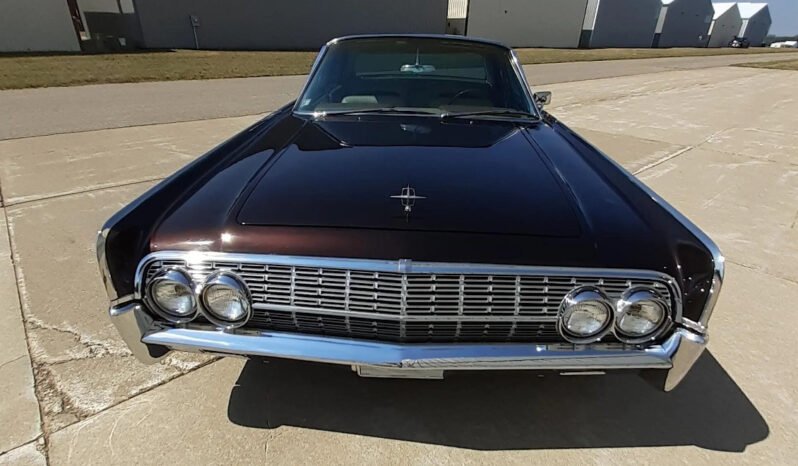 
								1962 Lincoln Continental Sedan V8 full									