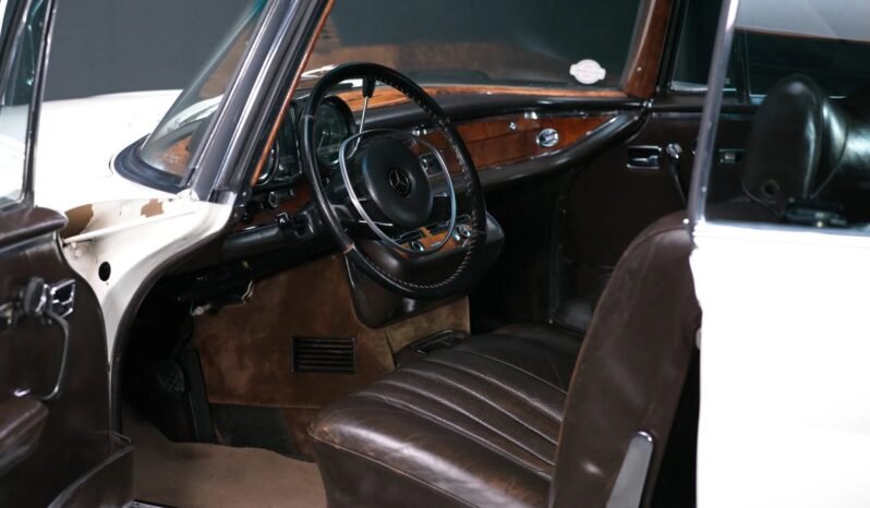 
								1970 Mercedes-Benz 280SE 4-Speed full									