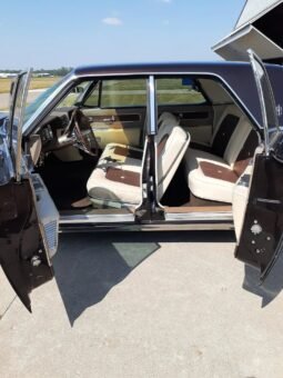 
										1962 Lincoln Continental Sedan V8 full									