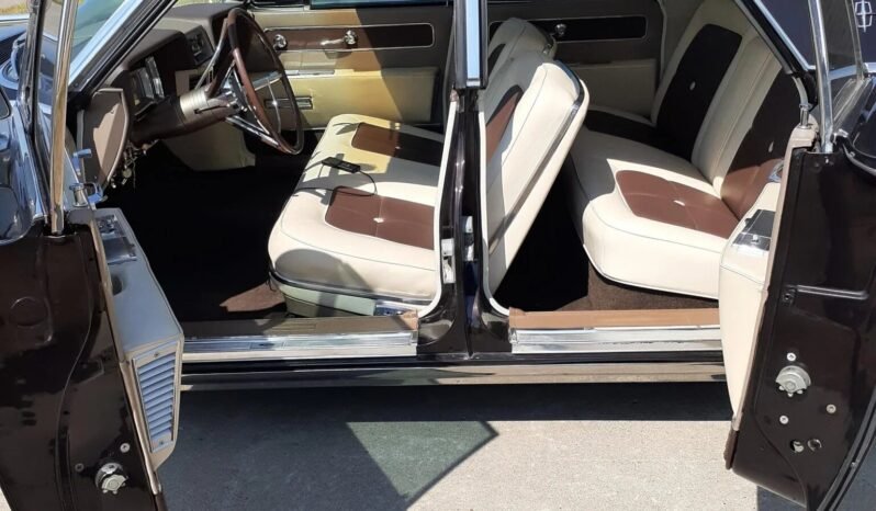 
								1962 Lincoln Continental Sedan V8 full									