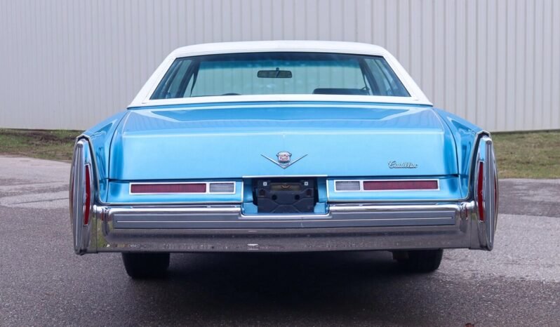 
								1976 Cadillac DeVille Sedan full									