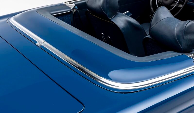 
								1970 Mercedes-Benz 280SL Blue full									