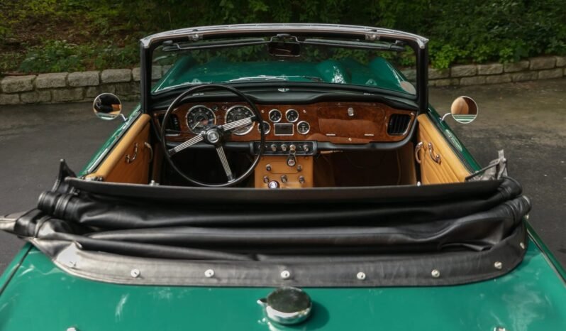 
								1966 Triumph TR4A IRS 2.1L full									
