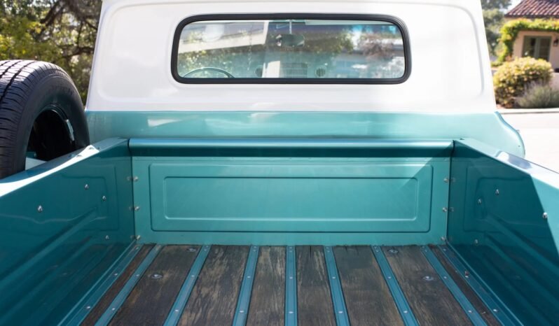 
								1966 Chevrolet C10 Stepside full									
