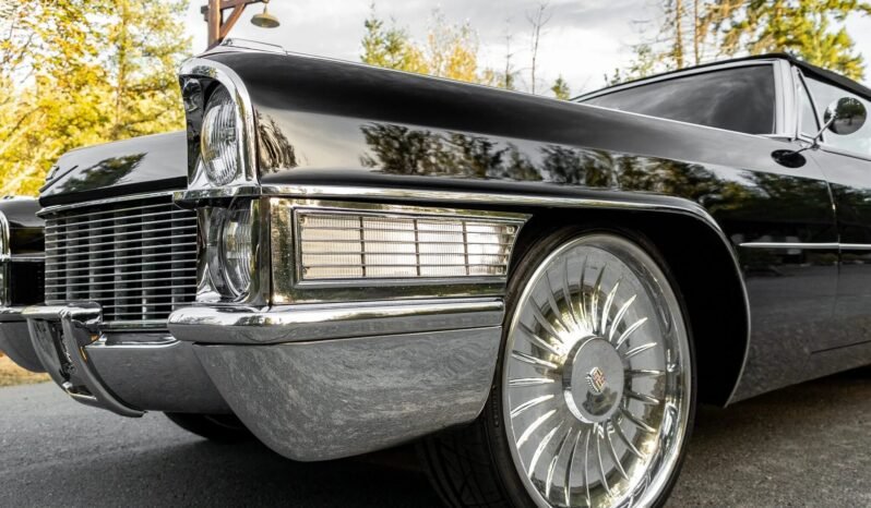 
								1965 Cadillac DeVille Convertible full									