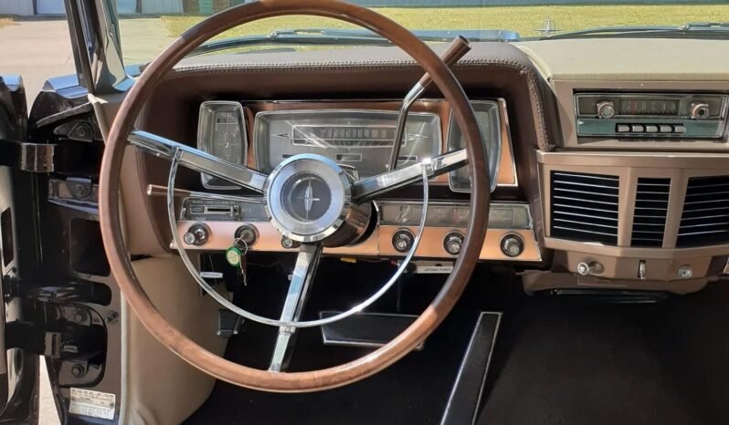 
								1962 Lincoln Continental Sedan V8 full									