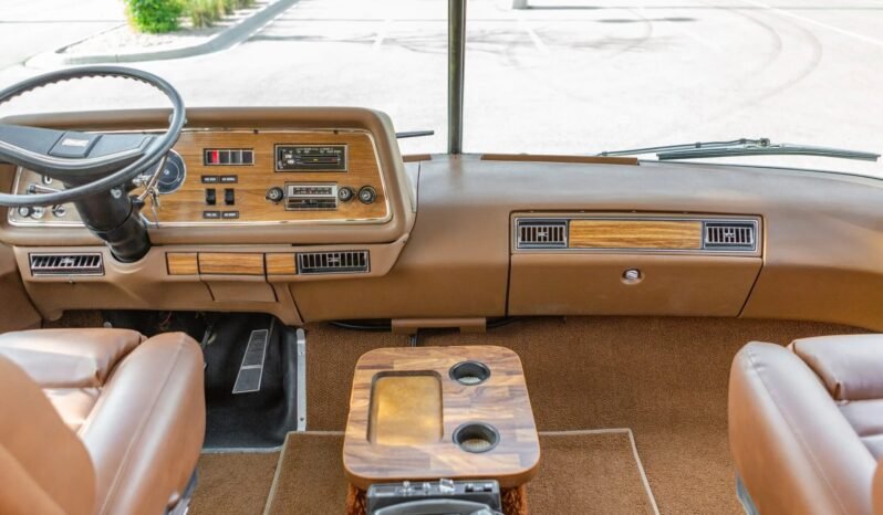 
								1977 GMC Jimmy Coachman Royale Motorhome V8 full									