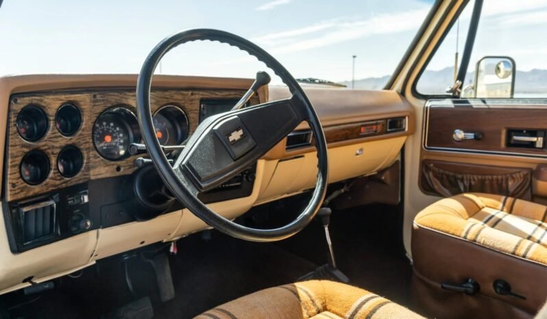 
								1976 Chevrolet K5 Blazer Cheyenne Chalet Camper full									