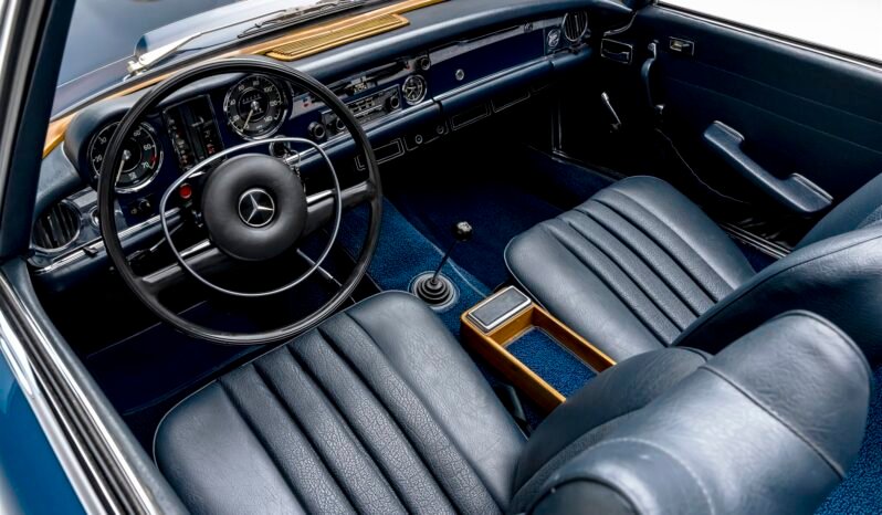 
								1970 Mercedes-Benz 280SL Blue full									