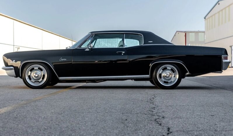 
								1966 Chevrolet Caprice Coupe full									