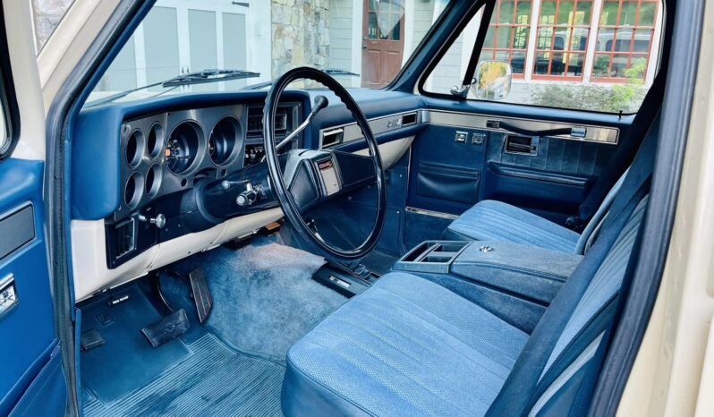 
								1988 GMC Suburban 1500 Sierra Classic V8 full									
