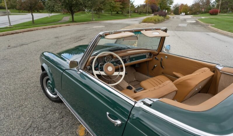
								1967 Mercedes-Benz 230SL Roadster full									