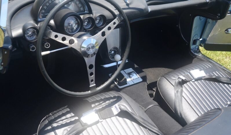 
								1958 Chevrolet Corvette Fuel-Injected V8 full									