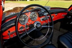 
										1961 Mercedes-Benz 190SL Roadster full									