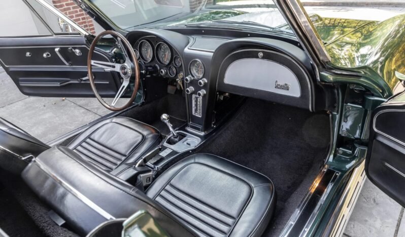
								1967 Chevrolet Corvette Turbojet V8 full									