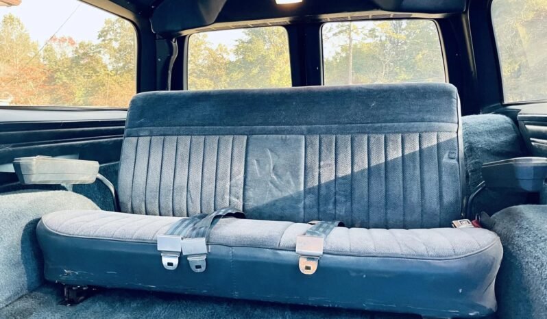 
								1988 GMC Suburban 1500 Sierra Classic V8 full									