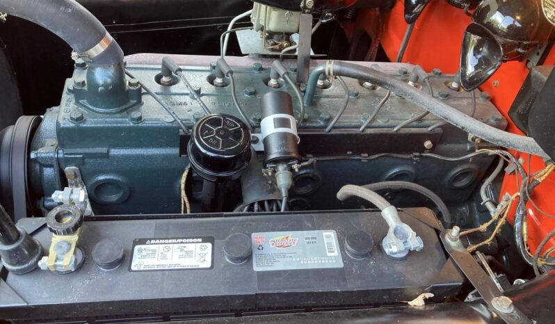 
								1951 Pontiac Chieftain Deluxe Catalina 3-Speed full									