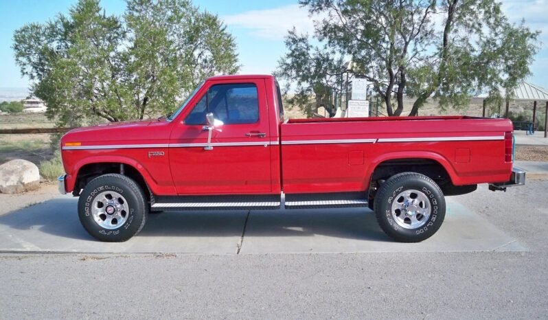 
								1984 Ford F-250 4X4 full									