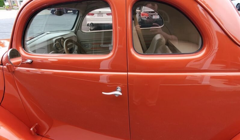 
								1937 Ford 5-Window Coupe V8 full									