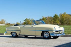 1953 Chrysler New Yorker Deluxe