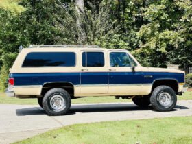 1988 GMC Suburban 1500 Sierra Classic V8