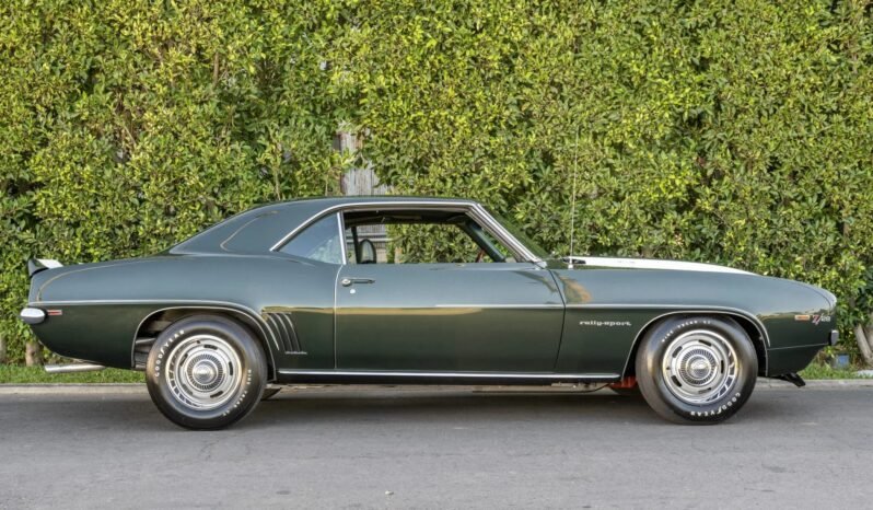 
								1969 Chevrolet Camaro Z/28 Fathom Green full									