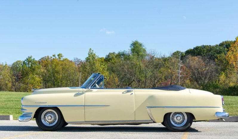 
								1953 Chrysler New Yorker Deluxe full									