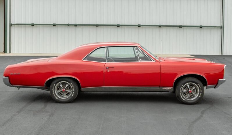 
								1967 Pontiac GTO Red V8 full									