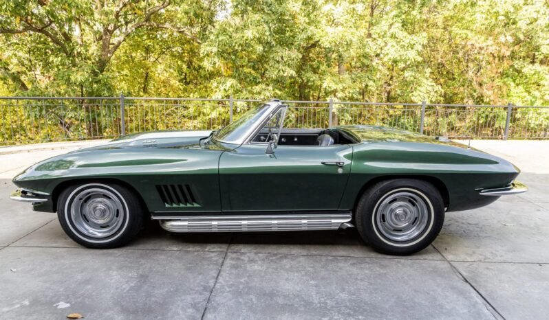 
								1967 Chevrolet Corvette Turbojet V8 full									