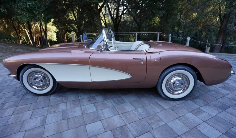 
								1956 Chevrolet Corvette C1 V8 full									
