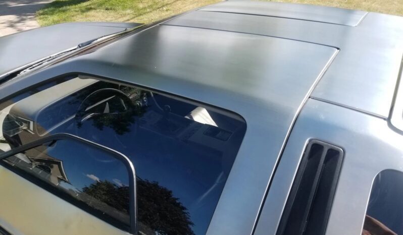
								1981 DeLorean DMC-12 Gullwing Doors full									