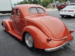 1937 Ford 5-Window Coupe V8