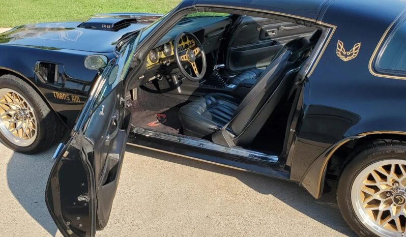 
								1977 Pontiac Firebird Trans AM SE V8 full									