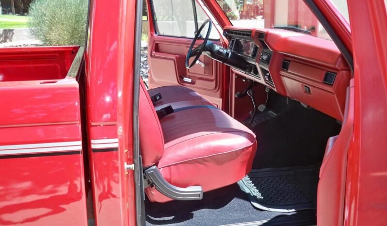 
								1984 Ford F-250 4X4 full									