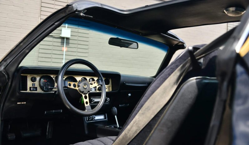 
								1977 Pontiac Firebird Trans Am 3-Speed full									