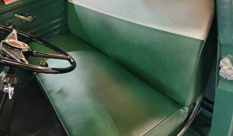 
								1953 Ford F-100 Pickup Truck 4-Speed full									