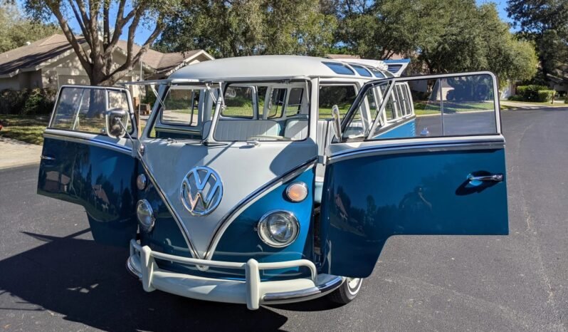 
								1966 Volkswagen Type 2 Deluxe Samba full									
