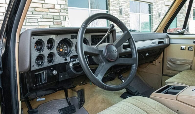 
								1985 GMC Jimmy K1500 Sierra Classic V8 full									