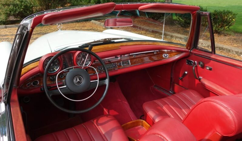 
								1968 Mercedes-Benz 250SE full									