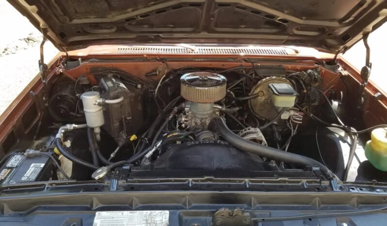 
								1983 GMC C1500 Sierra Classic Pickup Truck full									