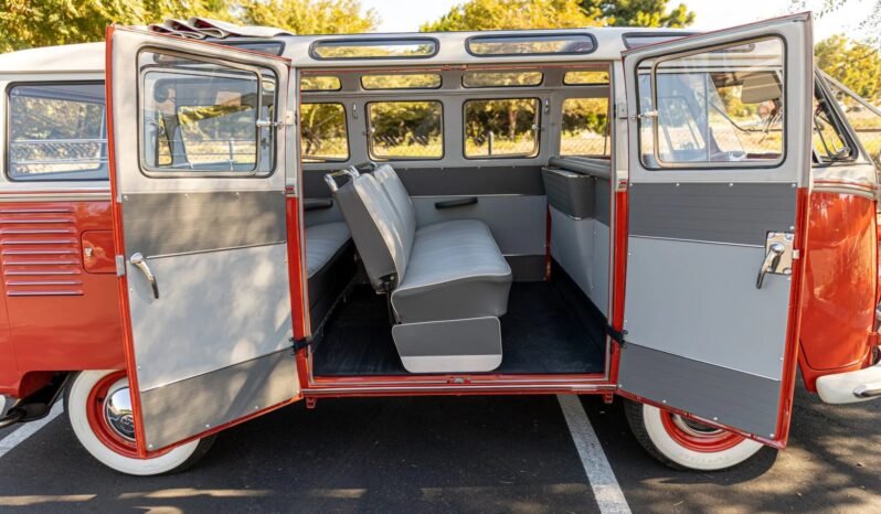 
								1961 Volkswagen Type 2 Deluxe Samba full									