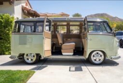 1961 Volkswagen Type 2 Bus Deluxe Samba