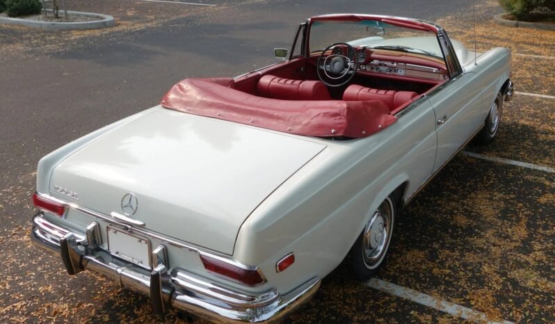 
								1968 Mercedes-Benz 250SE full									