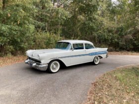1957 Pontiac Chieftain V8