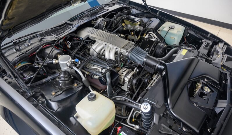 
								1987 Chevrolet Camaro Z/28 IROC-Z full									